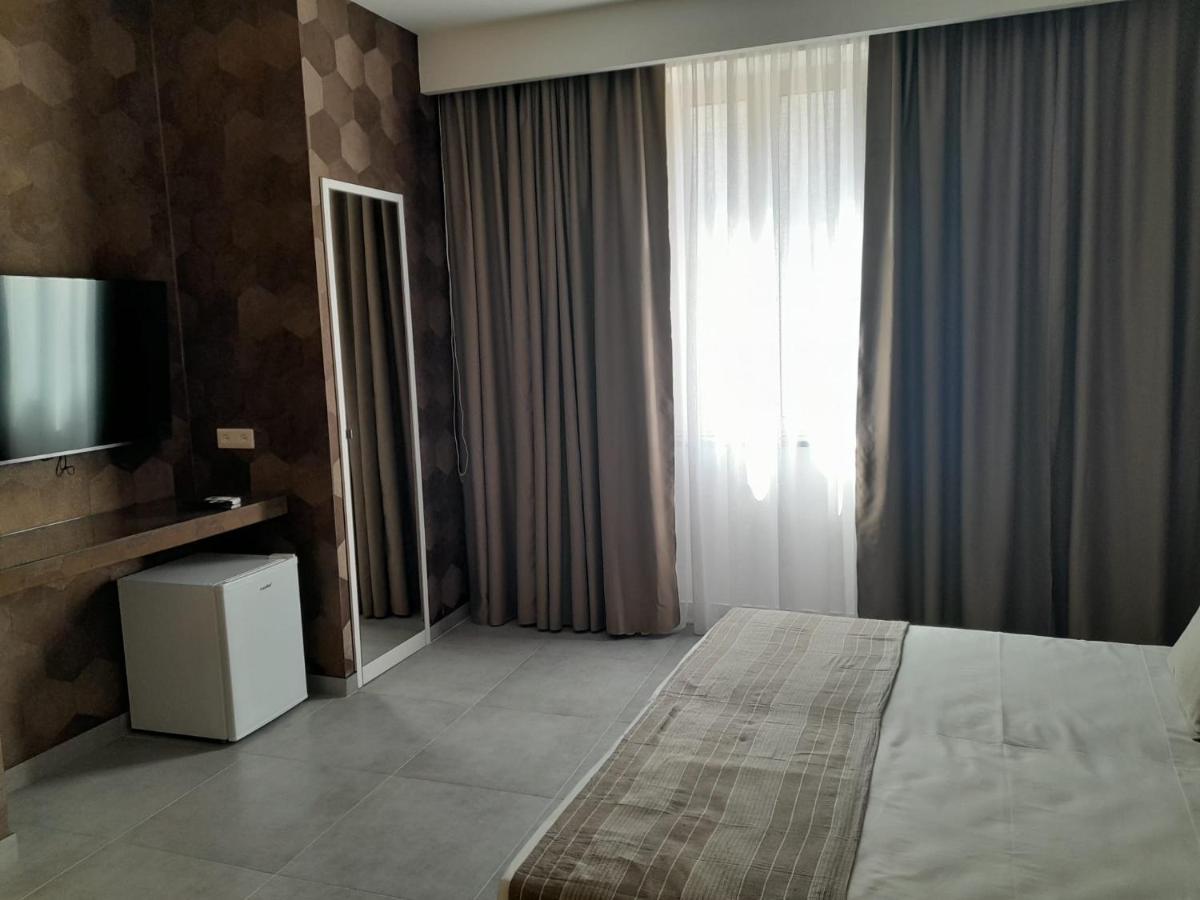 Baaria House Hotel 巴塞罗纳-波佐戈托 外观 照片