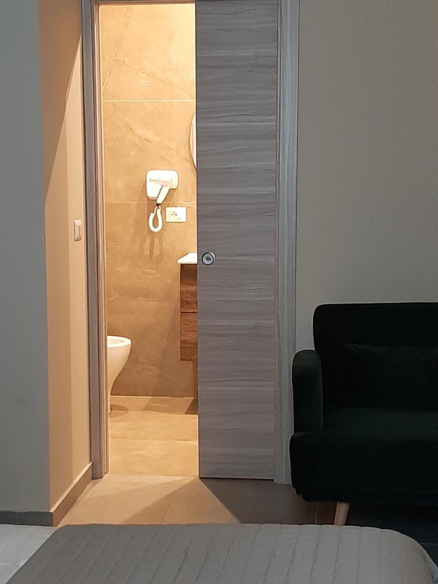 Baaria House Hotel 巴塞罗纳-波佐戈托 外观 照片
