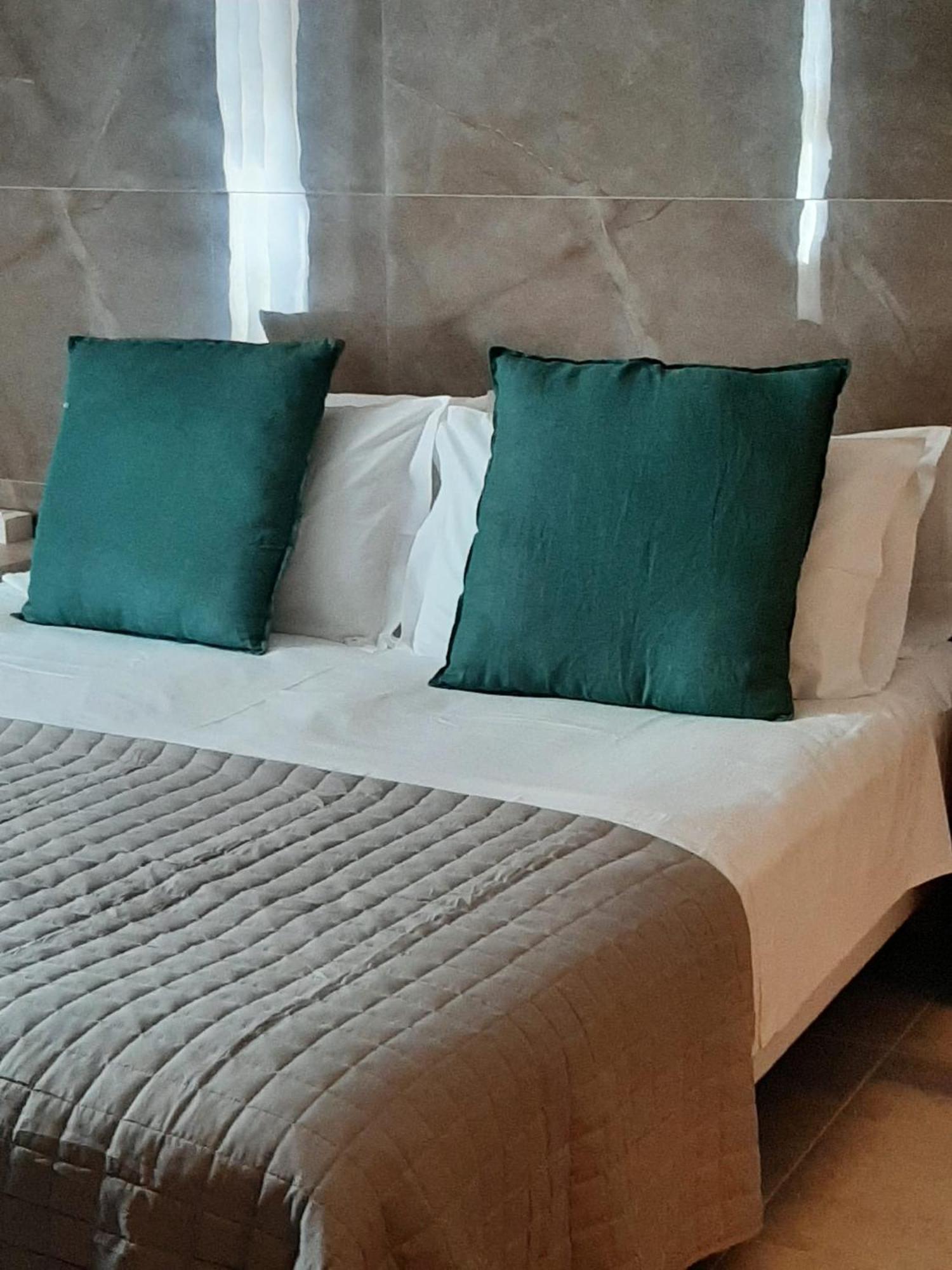Baaria House Hotel 巴塞罗纳-波佐戈托 外观 照片