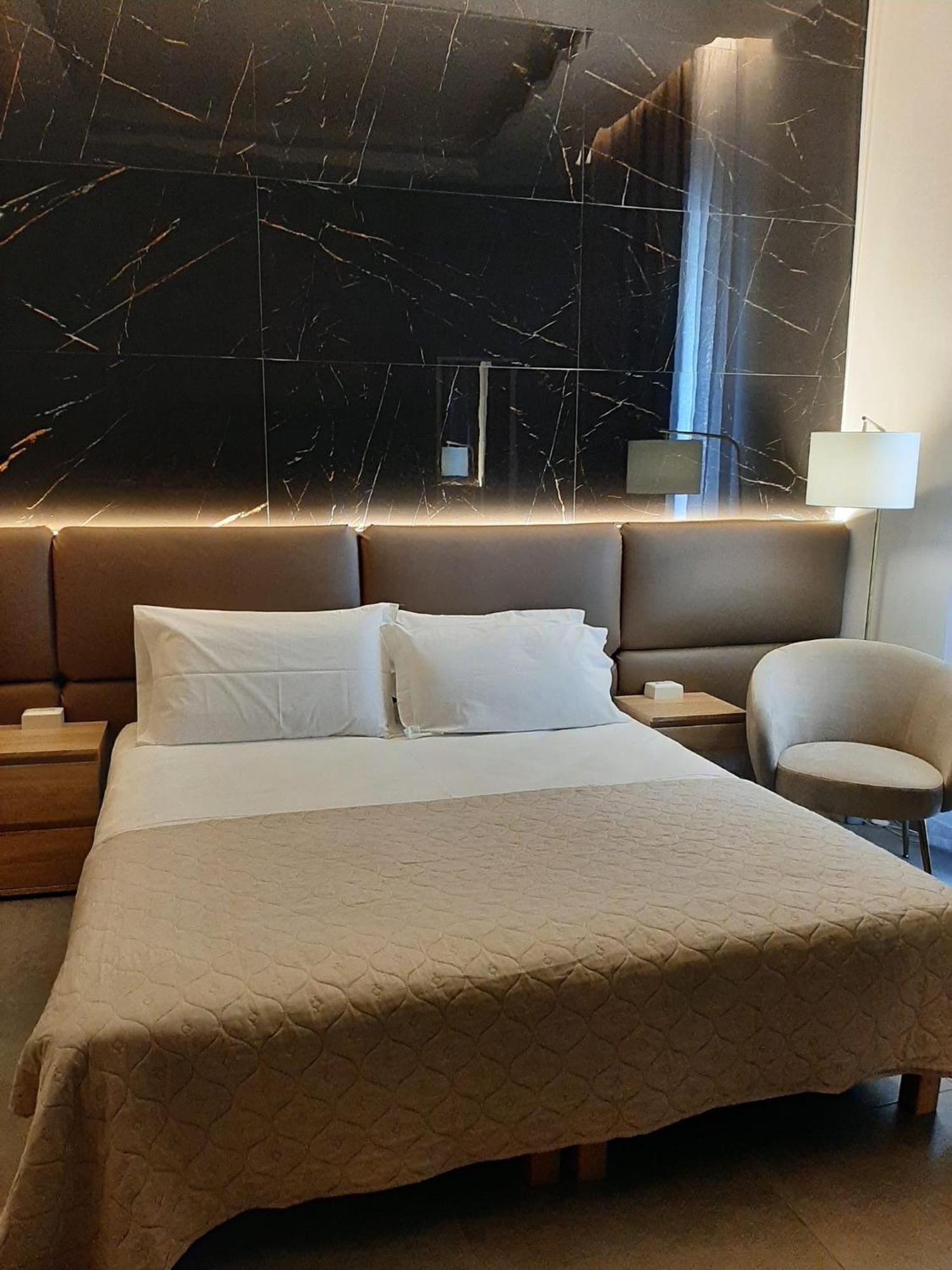 Baaria House Hotel 巴塞罗纳-波佐戈托 外观 照片