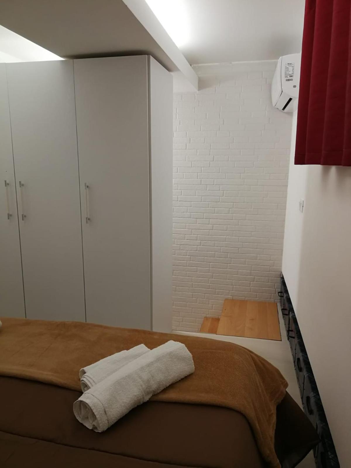 Baaria House Hotel 巴塞罗纳-波佐戈托 外观 照片