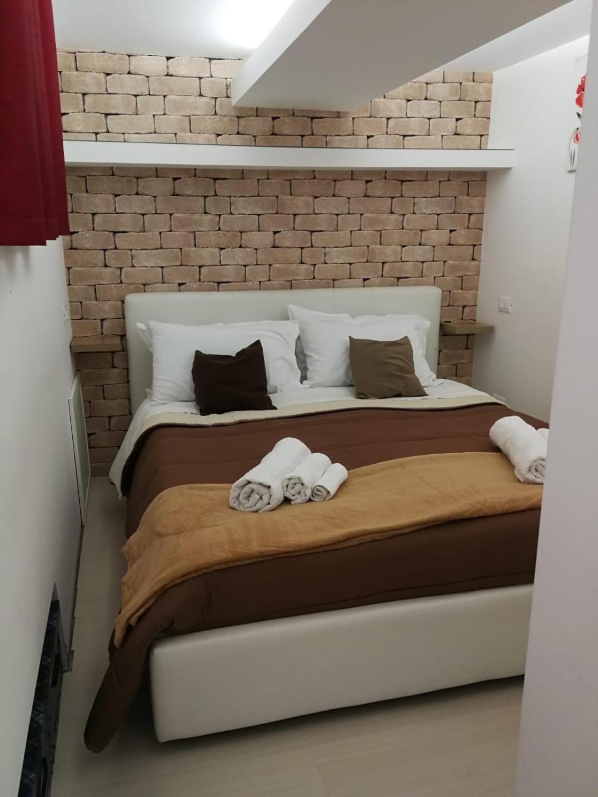 Baaria House Hotel 巴塞罗纳-波佐戈托 外观 照片